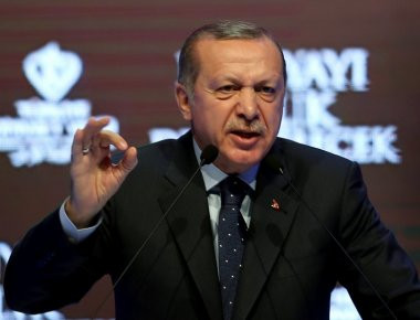 «Εκλεισε» η φωνή του Ρ.Τ. Ερντογάν... και ακυρώνει τις ομιλίες του!